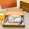 24SS Herr- och kvinnors universella lyxdesigner Soft Trunk Box Bag Women's Shoulder Bag Crossbody Purse Gold Chain 18cm AEAP