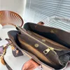 23SS女性の高級デザイナーハンドバッグショルダークロスボディバッグレディースショルダーバッグメイクアップバッグ財布収納バッグ31cm fnxmv
