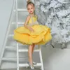 Robes de fille mignonne robe à fleurs jaune col carré arc volants Satin fête courte pour les filles anniversaire Graduation robe de concours Mini