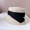 Baretten 202404-24-xx Ins Chic Japan Grace Zomer Hepburn Lampenkap Gras Kleine Rand Elegante Dame Emmer Cap Vrouwen Vrije Tijd Hoed