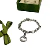 Twisted Designer Jewelry Bracelet for Mansレターレジャーメッキゴールドネックレス女性ジュエリーファッションオーナメントクールギフトシンプルZh193 H4