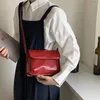 Borse da sera Borsa a tracolla quadrata piccola da donna in pelle verniciata rossa vintage Borsa da donna a tracolla tinta unita da donna