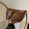 Los diseñadores de bolsos de hombro venden bolsos unisex de marcas populares, bolsos de hombro cuadrados y mujeres elegantes