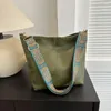 DrawString Wide Geometric Strap Shoulder Bag stora kapacitet Crossbody Påsar för kvinnor Retro Pu Leather Women's Shopping Travel