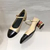 럭셔리 디자이너 가죽 컬러 힐 펌프 8.5cm 4.5cm 버클 스트랩 Mary Jane Pumps Heels 여성 청키 블록 발 뒤꿈치 발레 신발 샌들 드레스 웨딩 신발 화이트