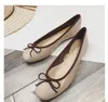 Casual skor elegant bowtie ballerinas kvinna patent läder lägenheter grunt slip på damer runda tå balettmokasiner klänning dagligen loafers