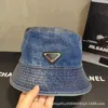 Bonés de bola designer novo denim lavado chapéu de pescador bacia com pequeno logotipo triangular para um visual elegante e casual em casa F3TI