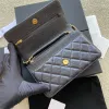 10A Designer Uppgraderingar Magnetiskt spänne metall dragkedja handtag chipcertifiering 19 cm mini woc axelväska kvinnors rutiga handväska kaviar fårskinn crossbody bag0