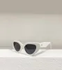 Designer Cateye Solglasögon för kvinnor White Grey Lens Sun Glasses UV400 Prodection Eyewear8742936