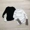 土星リトル刺繍カラフルなスリーブニット女性のトップラウンドネックブラックホワイトスリムフィットボトムシャツ