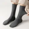 Calzini da uomo Calzini solidi di alta qualità Cotone mercerizzato elegante Abito formale da lavoro Calzino lungo Morbido Versatile Autunno/Inverno