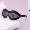 Solglasögon 2024 Y2K Fashion Brand Designer Luxury Overdimensionerade One Piece Women For Men Vintage Punk Heterotypic Sun Glasses