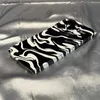 Capa de telefone celular para iphone 13 pro max 14plus14promax iphone15 15pro 15plus 15pro simples preto e branco ondulado acrílico rígido casey240325