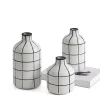 Vasi Nordic Semplici Linee in bianco e nero Vasi Vasi in ceramica dipinta a mano Fioriera decorativa Tavolo per la casa Vaso per fiori