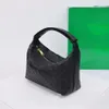新しい本物の革のショルダーバッグミニソフトカルフスキン有名ブランドデザイナーホーボーアンダーアームバッグニット財布とハンドバッグ