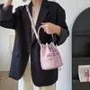 Tygväskan Marc Luxurys Designer Bucket Bag Womens Mens City Snapshot Handväska Läder Semester Axel Sling Bag Lady Large Pink DrawString Clutch Crossbody Påsar