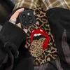 Mobiltelefonfodral Fashion Hot Red Lip Leopard Print Case för iPhone 15 11 12 14 13 Pro Max Mini 7 8 Plus X Xs XR Kvinnlig Silicone COvery240325