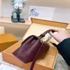 23SS Dames luxe ontwerper Madeleine BB Handtas Schouder Crossbody Tas Damesschoudertas Messenger Bag Make -uptas Purse CLWQ