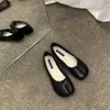 Schwarze Tabi Ninja-Schuhe für Damen, Mikrofaser-Leder, bequeme Wohnungen, geteilte Zehenpantoffeln, weicher Boden, Slipper, Damen-Mokassins, 35–40 240320