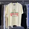 T-shirt da uomo Rhude100% doppio filato puro cotone Beach Coconut Tree Stampa T-shirt casual a slitta corta di alta qualità per uomo e donna J240325