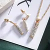 Copricapo con set di orecchini cilindrici per collana cilindrica con diamanti pieni di strass da donna lucenti e alla moda