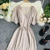 Partykleider 2024 Frauen Sommer V-Ausschnitt Puffärmel Unregelmäßige Knopf Rüschen Kleid Vintage Dame Elastic Slim Bandage Strap Pullover Midi