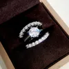 2024 Choucong Ins Anelli di nozze più venduti Gioielli di lusso Argento sterling 925 Riempimento 3 pezzi Taglio rotondo 5A Zircone cubico Diamante CZ Anello da sposa da donna Set per il regalo della festa della mamma