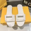 Designer Sliders Mulheres Baguette Chinelos Flat Mules Couro Embelezado Moda Carta Sólida Sandálias de Verão Praia Slides Tamanho 42