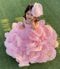 女の子のドレスピンクボールガウンフラワーレイヤーチュールふわふわしたプリンセスバースデーガウン最初の聖体拝領ドレス