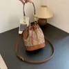 Winkel Groothandel Designer Tassen Schoudertas 2024 Nieuwe emmer Trendy tas High-end mode bedrukt Crossbody-textuur Veelzijdige schouder