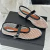 Designer Kvinnor klädskor Alalaaa Mary Jane Ballet Flats Hollowed Out Mesh Sandals Round Head Rhinestone äkta läderparty Ballet Designer Flat Shoes Storlek 35-45