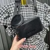 Designer Co Camera Bag Wallet 2024 Ny Hot Selling Fashion Small Square Trend Letter Single Shoulder Messenger Väskor