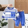 Kledingsets Baby Boy Designer Kleding 2024 Lente Koreaanse Stijl Casuai Gestreepte T-shirts En Overalls Met Lange Mouwen Kinderen Bebes Joggingpakken