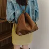 Umhängetaschen -Designer verkaufen Unisex -Taschen aus beliebten Markenstilen Womens New Trendy Backpack Chain