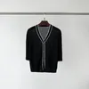 여성용 니트 2024 봄과 여름 스타일 여성 칼라 대비 라인 스팽글 V-Neck Lined Knitted Cardigan