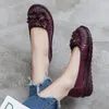 Buty swobodne Koznoy 3 cm 2024 Ethnic retro oryginalny skórzany kwiat lato kobiety spłaty mokasyna plus miękkie mokasiny leniwe wygodne