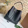 الأكياس المسائية جلد البقر جلد نيونو دلو Drstring Bag Bag M44020 M45256 Womens Mens Clutch Tuxury Cross Body Travel 2Sives Q240225