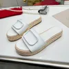 Лето 2024, новые женские тапочки для отдыха, из натуральной кожи, сандалии на платформе с открытым носком, отбеливающие женские туфли на толстой подошве