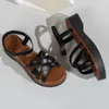 Chaussures de robe Sandales plates romaines Sandales à talons moyens Femmes Wedge Été 2024 Élégant Talon bas Plate-forme Slingback Cuir Noir