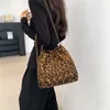 36% de descuento en bolso de diseñador 2024 Bolsos Bolsos Hombro con cadena de leopardo para mujer Nicho con cordón Textura de alta gama Crossbody