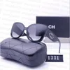 Модель -дизайнер солнцезащитные очки классические очки