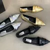 Sapatos casuais apontou toe mulheres mocassins planos 2024 chegadas prata preto ouro deslizamento em daliy mules praia moda 35-39