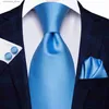 Halsband Neckband Hi-Tie Light Blue Rands Novty Silk Wedding Tie för män Handky manschettknappar Nicktie Set Fashion Design Business Party Dropship Y240325