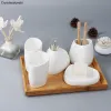 Set Accessori da bagno in ceramica bianca semplice e stupida Set di set da bagno di set da bagno suite da bagno Forniture per lavare in ceramica