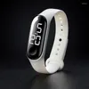 Relógios de pulso moda infantil relógio eletrônico digital multifuncional display impermeável menino e menina esportes