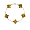 Brand Charm van S925 Pure Silver Clover Natural Tiger Eye Stone Bracelet Gold High Edition