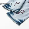 Jeans de marque violet avec lettres brodées artisanales, jambe droite américaine It4u