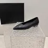 Chaussures décontractées pour femmes Size35-41 ballerines en cuir véritable perles talons bas bout pointu sans lacet concepteur Zapatillas Mujer