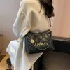 30% OFF Designer bag 2024 Handbags Baroness Korean Edition One Shoulder Leisure Embroidered Diamondback Chain with High Sense Tote Versatile Womens