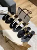 Projektantki slajdy kobiety klapki klapki skórzane sandały z podwójnymi metalowymi kapciami Sandały na plaży Sandały na plażę dla dziewcząt buty z pudełkiem